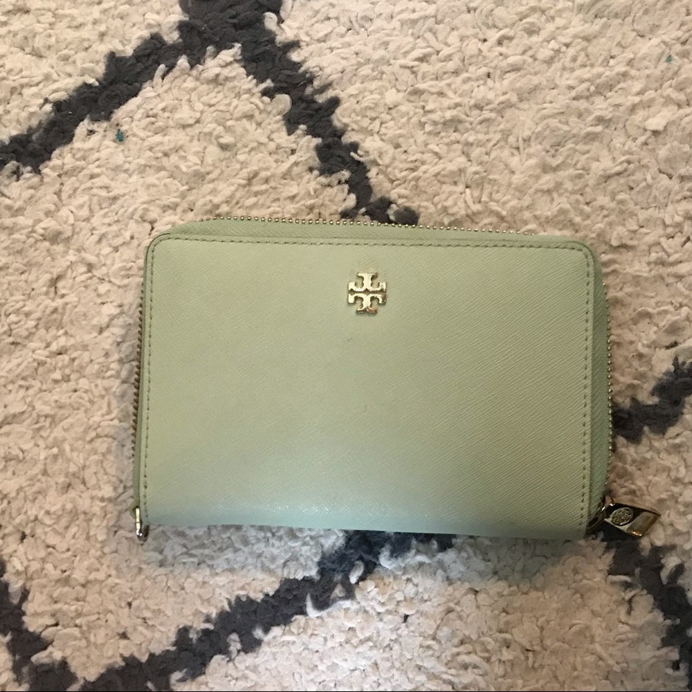 Tory Burch mint Wallet/ clutch/ Wristlet